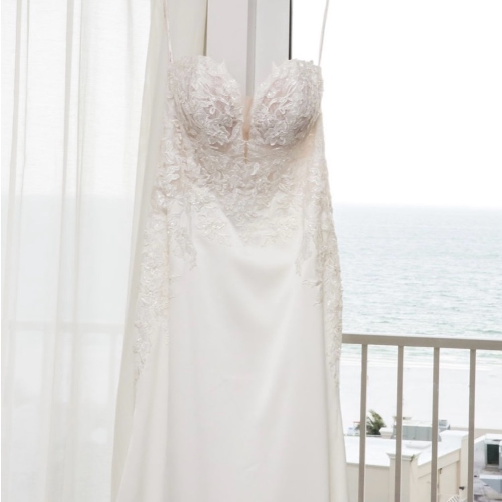 Rebecca Ingram $1600 Wedding Dress Sz 4-6